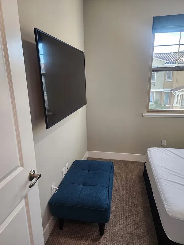 4 bed, 3.5 bath, 1674 sqft, $5,800 — Photo 3