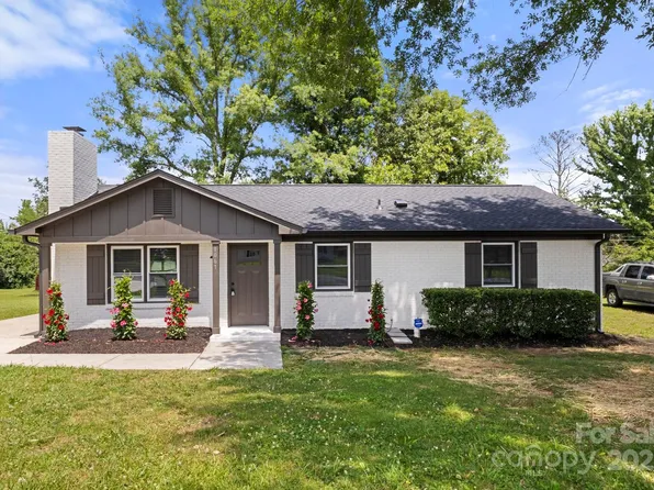 1067 Winchester Dr, Rock Hill, SC 29730