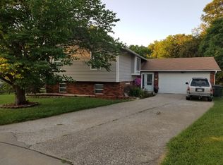 17 Duffy Ct, Saint Peters, MO 63376