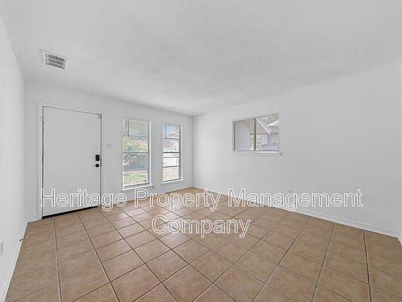 4th image of 4942 Driskill St
