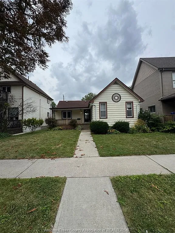 2 bed, 900 sqft, $1,800 — Photo 1