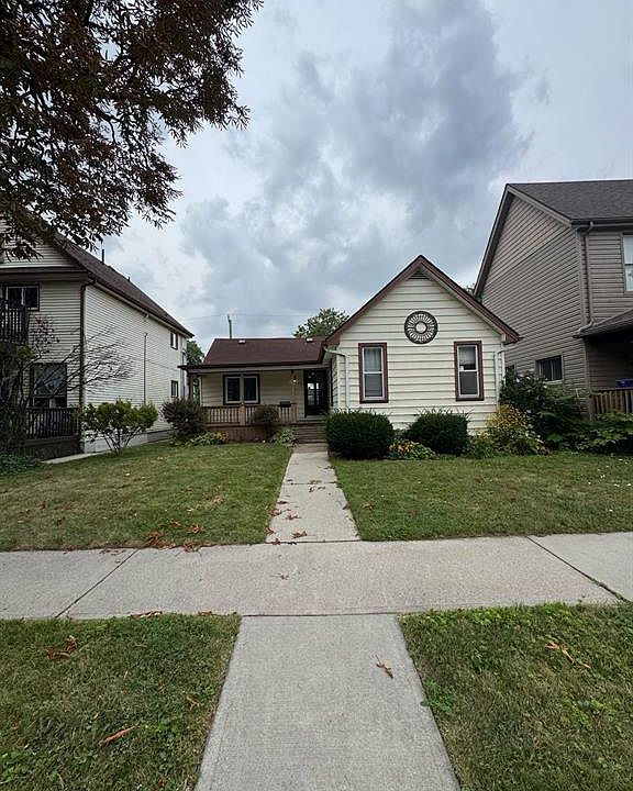 1st image of 425 Chilver Rd