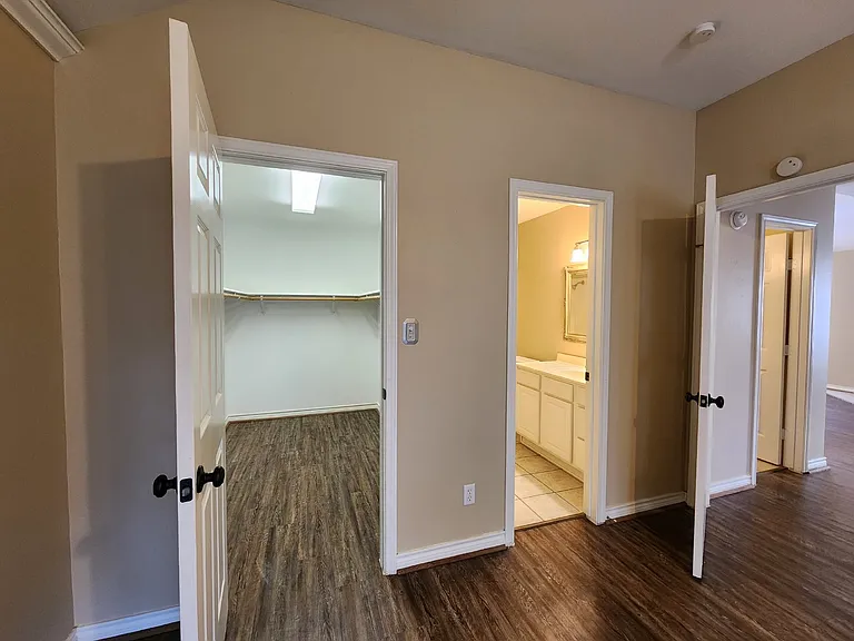 18203 Beaverdell Dr — Photo 11