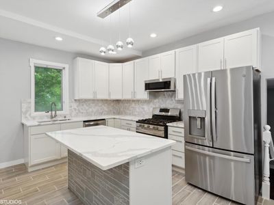 438 South Hine AVENUE, Waukesha, WI, 53188