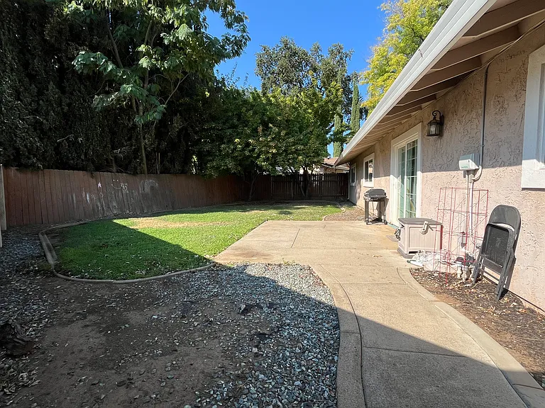 2925 Cove Point Ct — Photo 22