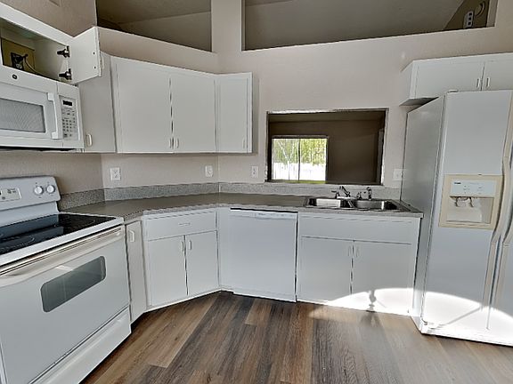 2nd image of 165 Kings Pond Ave