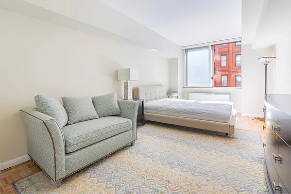 Rented by Level Group | media 27