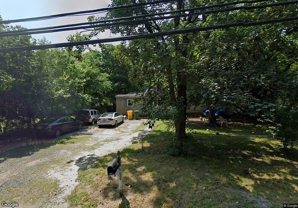 3 bed, 796 sqft, $2,650 — Photo 1