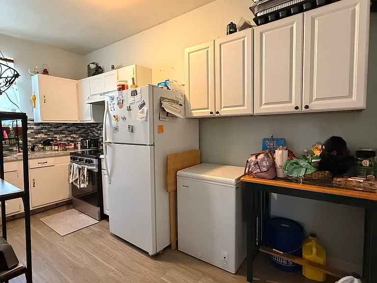 1307 Cranston St #1R — Photo 3