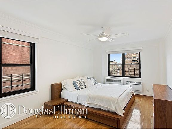 3rd image of 301 E 63rd St APT 9J