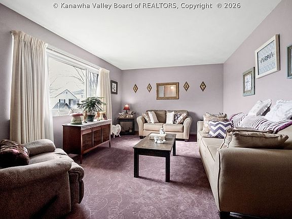 5th image of 104 Beech St