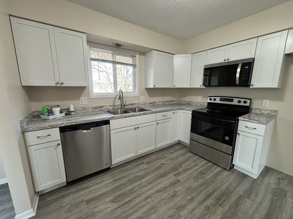 1860 Meadowvale Rd NW #8