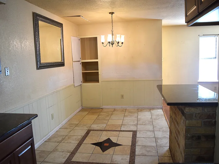 1806 Family Cir — Photo 7