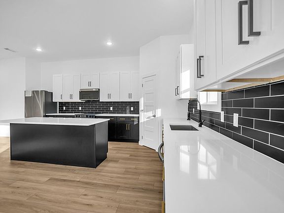 2nd image of 305 Eggar St