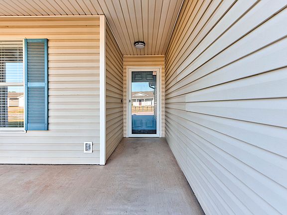 3rd image of 1225 Briar Patch Way