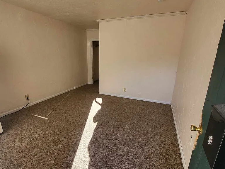 Evergreen Lofts Apartment Available Now! — Photo 7