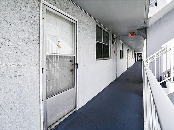 4th image of 110 Royal Park Dr APT 2H