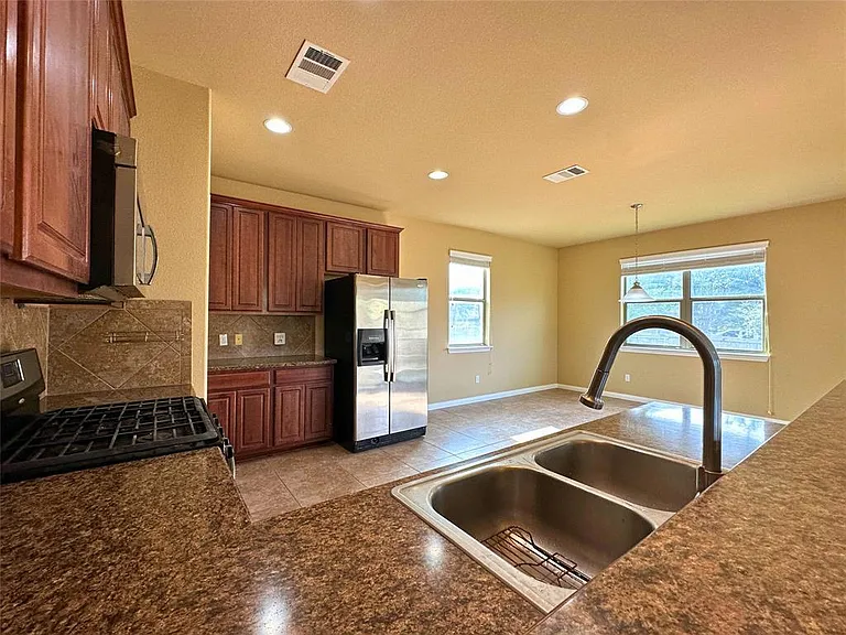 321 Braylen Cv — Photo 3