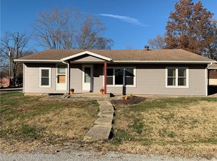 420 W 7th St, Saint Elmo, IL 62458