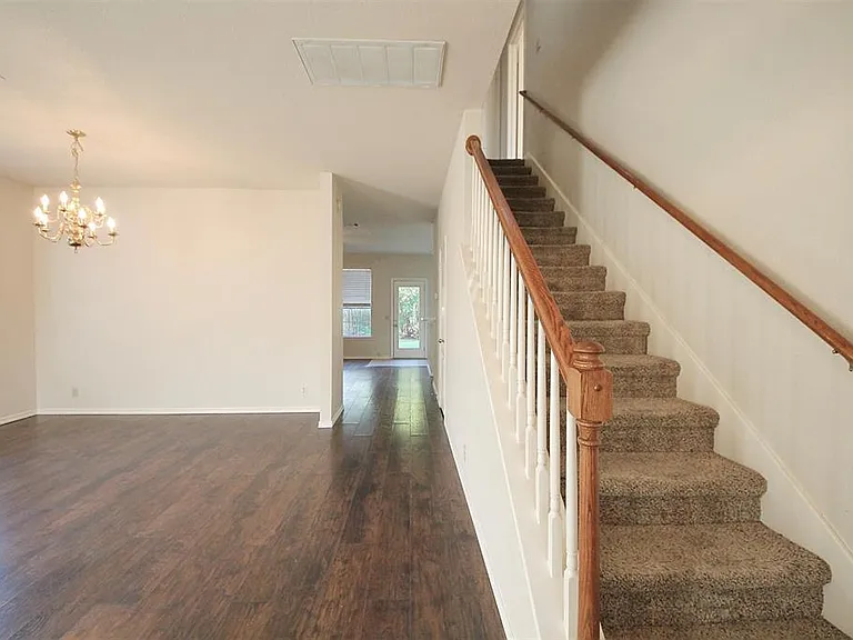 1204 Stepp Bnd — Photo 2