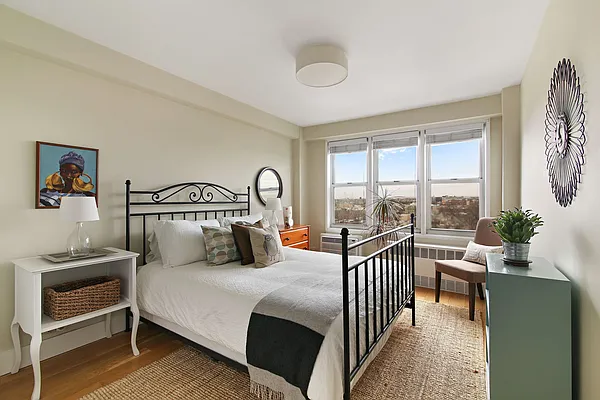 Sold by Compass | media 23