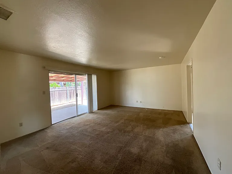 624 Nancy St — Photo 24
