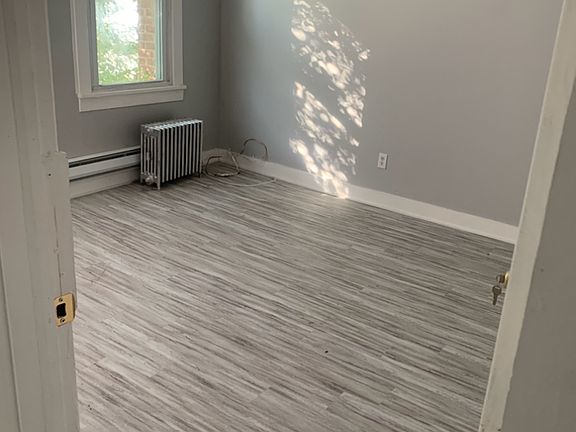 4th image of 9 Warren St