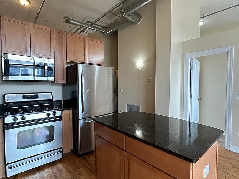 W Superior St — Photo 2
