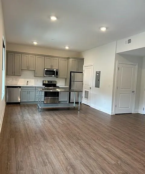 1088 Walburg Ave #206 — Photo 4