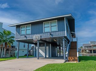 4729 Jolly Roger Rd, Jamaica Beach, TX 77554