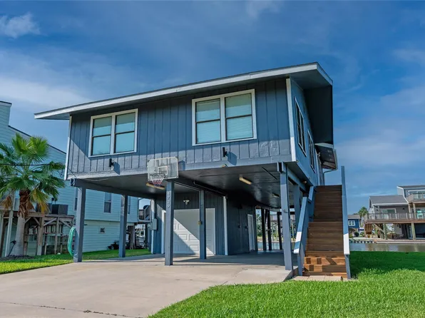 4729 Jolly Roger Rd, Jamaica Beach, TX 77554