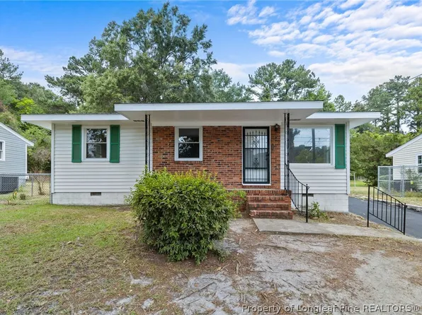 914 Rochester Dr, Fayetteville, NC 28305