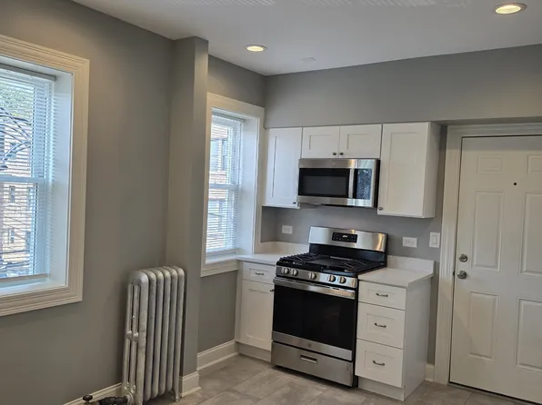 7518 S Phillips Ave APT 2, Chicago, IL 60649