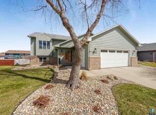 6308 S Crane Ave, Sioux Falls, SD 57108