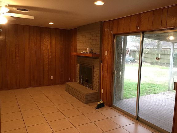 2nd image of 10655 Hazelhurst Dr