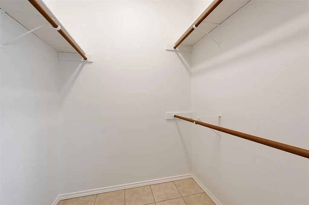 1 bed, 1.0 bath, 676 sqft, $1,300 — Photo 4