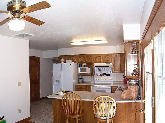 4th image of 24 Dallas Dr