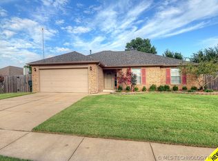 11613 N 109th Pl, Collinsville, OK 74055