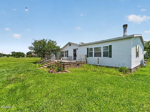 3rd image of 1072 Huval Rd