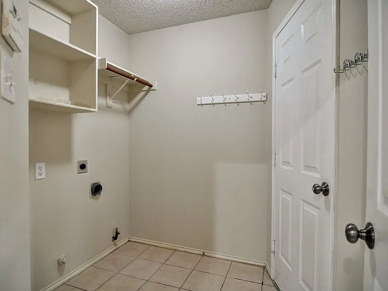 3960 Bexhill Dr — Photo 18