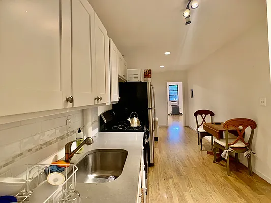 Rented by Nooklyn NYC LLC | media 17