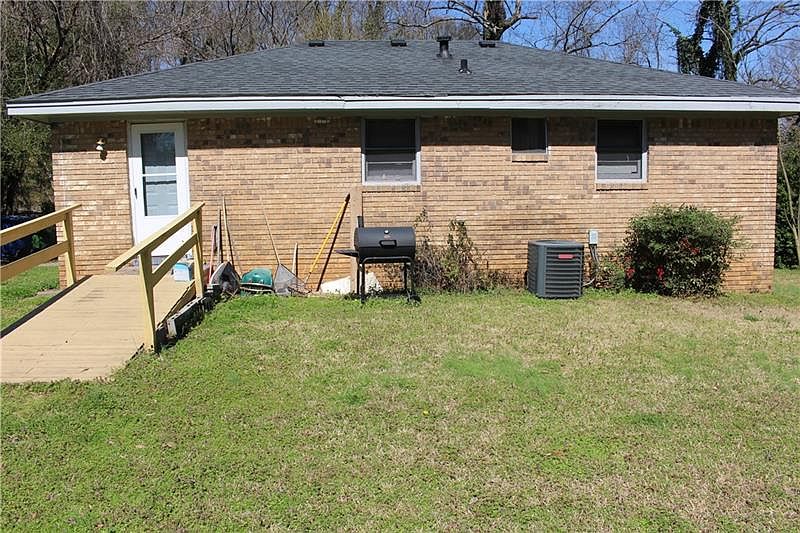 2nd image of 2428 Dupree St NW