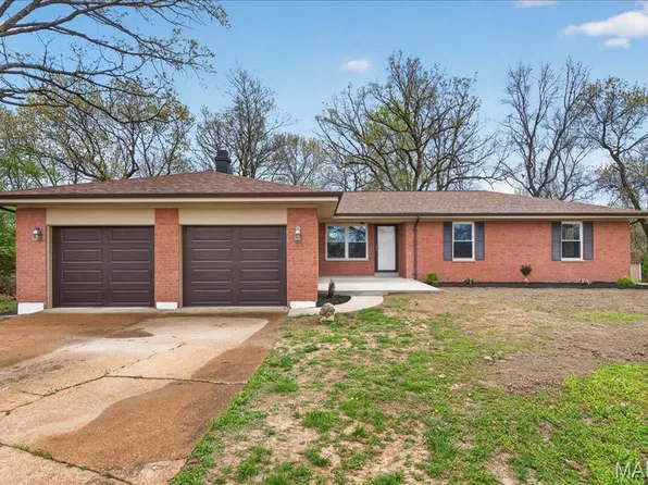 1 Windswept Dr, Arnold, MO 63010