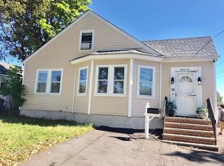 35 Elmwood Rd, Methuen, MA 01844