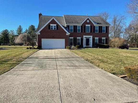 Beautful neighborhood within walking distance of community pool