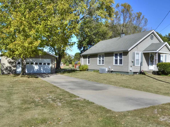 1022 E Oak St, Macomb, IL 61455