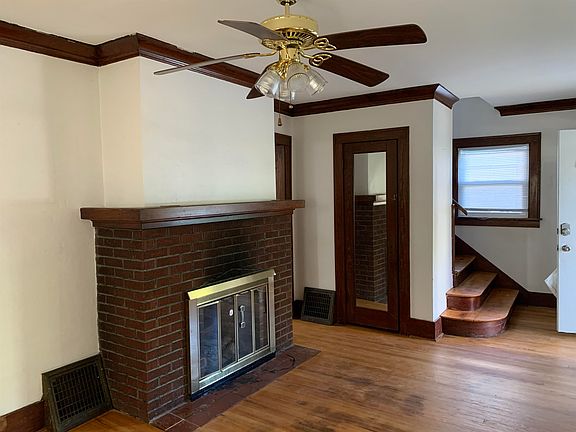 5th image of 1112 Eaton Ave