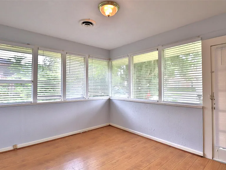3210 Cloverdale St — Photo 10