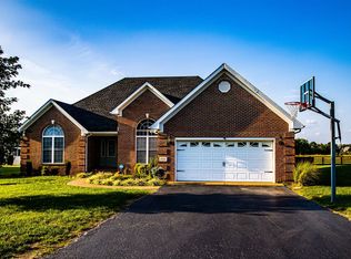 850 Poppy Hills Way, Bowling Green, KY 42104