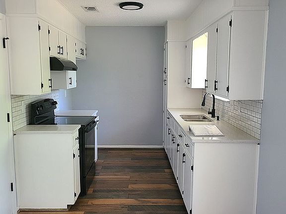 4th image of 1911 Pleasant Ln